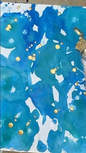 Finger painting isn’t just for kids! Try out this fun & playful technique to make collage papers 🎨