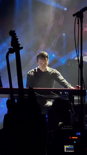 FULL CIRCLE ✨ Brit Floyd has always been about more than musicians on a stage. It’s about honoring the legendary music of Pink Floyd while celebrating the extraordinary artists who bring it to life night after night, straight from the heart! This year, the story comes full circle. We are thrilled to welcome back founding member Rob Stringer on keyboards. Rob’s journey with us traces back to performing alongside Damian, Ian, and Arran in The Australian Pink Floyd Show, before joining Damian, Ian,