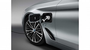 BMW 530e iPerformance Debuts, Arrives In March - Specs, Video