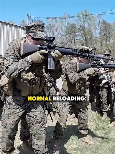 Normal reloading & rapid reload 😱 #soldier #usarmy #military