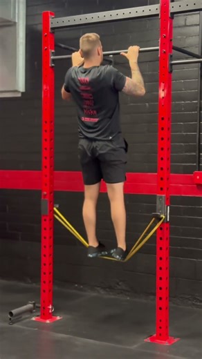 Band Assisted Pull-Up: Build Strength, Control & Full Range Technique! 💥 #TrAkAthletics