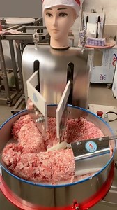 Chefs can save time and energy when preparing food thanks to this robot! The robot can help cut meat and vegetables. #FunChina | China Plus Culture