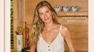 Gisele Bündchen shares 2 recipes for her daily smoothie, pesto chicken wraps from 'Nourish'