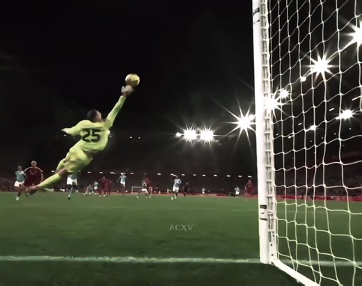 Donnarumma's Stunning Saves Against Manchester City