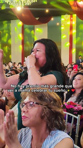 Ese “te amo, hijo mío” suena distinto cuando logras lo que tanto soñaron juntos 😭❤️ #graduacion #USMP #USMPFIA #ingeniería #ingenieríaindustrial #arquitectura #aeronautica #Graduación #ceremoniadegraduacion #momentoesperados #graduación2024 #togas #equipotogasservice #celebracion #familia #peru #celebraciónfamiliar #lologré #momentoconmovedor #graduation #graduación2025 | Togas Service