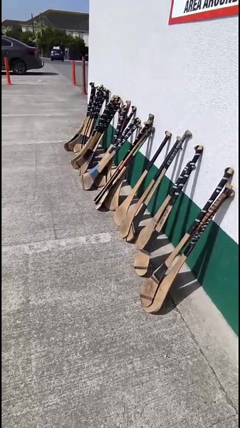 What a week on the pitch so far! Some seriously energetic groups joined us for the ultimate Irish experience — full of fun, teamwork, and the thrill of hurling. Ready to try it yourself? Book your Hurling Tour today! #HurlingToursIreland #hurling #Kilkenny #IrishCulture #visitireland #hurlingexperience #visitkilkenny #irelandsancienteast #discoverireland #tourism