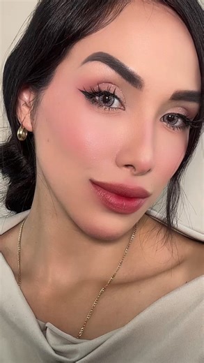 Angie Rojas/ makeup artist on Instagram: "Korean makeup . . Tutorial epa impresionada esto parece filtro 😱😱😱😱. . Esas coreanas no juegas 🤭🤭"