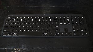 Review / Logitech MX Keys