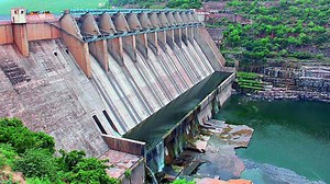 Srisailam Project: అడుగంటిన కృష్ణమ్మ..! ఇక తెలుగు ప్రజలకు కడగల్లే.. డెడ్‌ స్టోరేజీకి శ్రీశైలం జలాశయం.. కారణం ఇదేనట..!