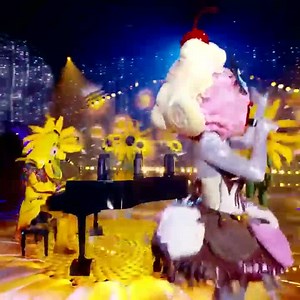 We're out of our seats dancing to this amazing #BananaSplitMask and @robinthicke duet! 💃🕺 #TheMaskedSinger | Ken Jeong