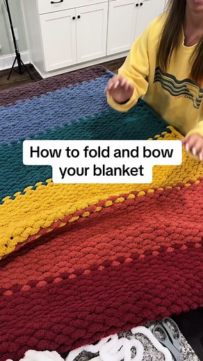 A look into how I wrap up my blankets ☺️ #blanketmaking #handmadegift #chunkyknitblanket