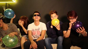 OMG singing “味道" with helium really sounds damn hilarious HAHAHAH!!! Watch the Hear Me Sing contestants sing in their proper voices on StarHub Go first: http://bit.ly/1s4rSVX | SGAG