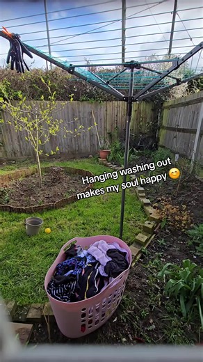 Hanging washing out makes my soul happy 😊