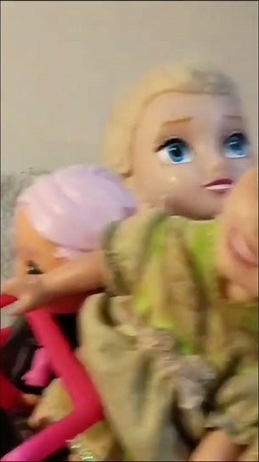 Frozen Elsa & Anna Toddlers New Friends with LOL Surprise!