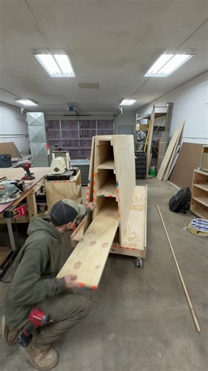 Building a Mobile Material Cart for Woodworking