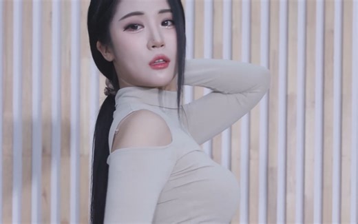 BOMI小姐姐的纯欲风穿搭