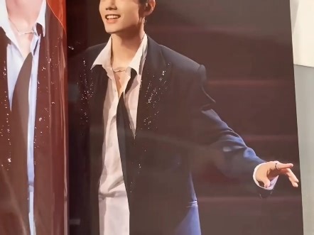 肖战湾区升明月纪念册来啦