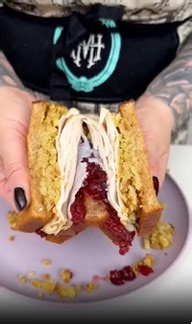Crispy Toast with Homemade Cranberry Sauce