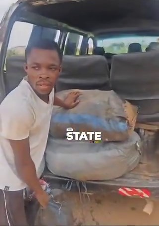 🇬🇭 “We won’t beat you, just send your rubbish back.”— A driver with registration number GC 5796-21 has been apprehended after attempting to dump a large quantity of refuse along the Nsawam–Suhum road.