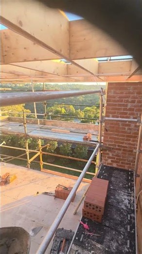 Installing Brick Slips on Scaffolding | How To Lay Bricks Sydney