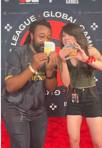 Today is the day @GlobalGamingLeague x @Clinton Sparks x @Theodore 🔥 @Howie Mandel VS @gilliedaking @wallo267 🔥 Tune in to see who wins! Hopefully it turns out better than my pack battle with @Ryan Smith