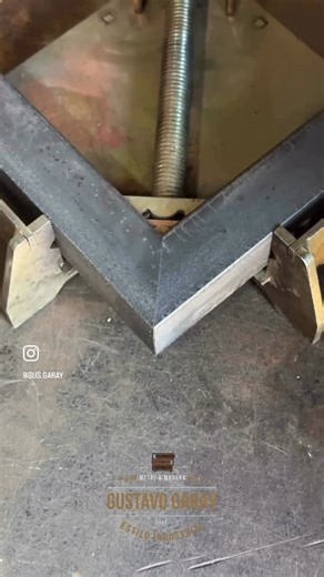 Gustavo Garay on Instagram: "Plantilla corte a 45"