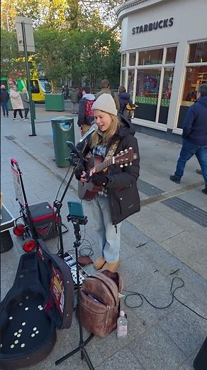 Soulful Street Magic 🎤 Vicka Busking “Back to Black” on Grafton Street
