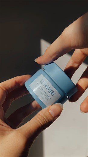 Stay fresh the natural way 🌿 Our bi-carb free Pitty Party deodorant keeps you fresh and confident all day with a blend of coconut oil, shea butter and magnesium. Gentle on sensitive skin, vegan, cruelty free and made right here in Australia. Because your pits deserve a little self-care too. 💕 #NaturalDeodorant #VeganBeauty #CrueltyFreeSkincare #CleanBeautyAustralia #SensitiveSkinCare #NaturalBodyCare #EcoFriendlyBeauty #VeganDeo #BicarbFree #MagnesiumDeodorant #NaturalIngredients #SustainableS