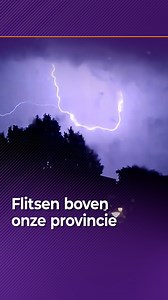 Op meerdere plekken in Gelderland ging het gisteravond los. Twan Lucassen maakte deze video van het onweer bij Zevenaar. 🌧⚡️ Heb jij er iets van gemerkt? Stuur jouw foto's en videos hieronder in de reacties? | Omroep Gelderland