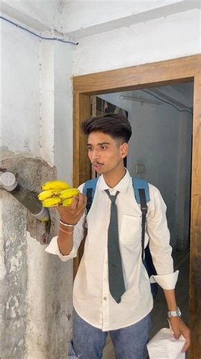 जादूई केले 🍌🤣#comedy #funnyshorts #explore #exam #schoollife #schoolmasti #funny y