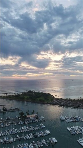 Honolulu Harbor Hyperlapse | DJI Mini 5 Pro Drone