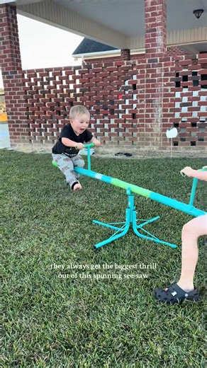 42K views · 1.3K reactions | This seat and spin, seesaw, teeter totter, is one of the children’s favorite things to play with outside. And Hanks contagious laughter is the sweetest thing ever! | 퓙퓪퓬퓴 퓞퓯 퓣퓱퓮 퓢퓸퓾퓽퓱 | Facebook