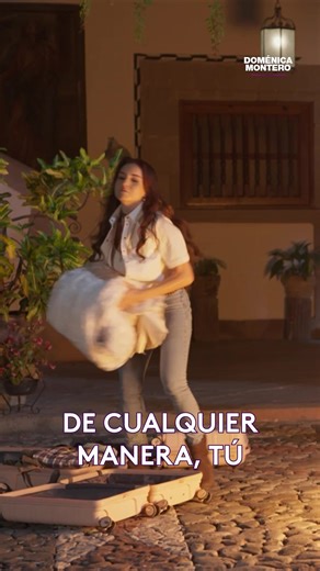 ¡Una maleta, un recuerdo y mucha furia! Doménica le prende fuego a su vestido de novia 😱💥🧳 #DoménicaMonteroUS, lunes a viernes 9p/8c por #Univision 💫 #DoménicaMontero #Telenovelas #NovelasMexicanas #Novelover #BuscasDrama