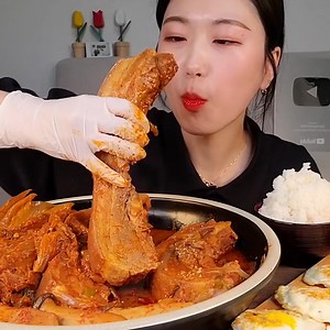 22K views · 603 reactions | ASMR 2kg Pork Braised Kimchi with Eggs and Dried Radish Salad Mukbang | #Mukbang #ASMR #BraisedKimchi #PorkBelly #KoreanFood #EatingSounds #Foodie #ASMRFood #ComfortFood #KimchiLovers #RealMukbang #EggLovers #DriedRadish #FoodLovers #KoreanCuisine #EatingShow | Munch Bite Asmr | Facebook