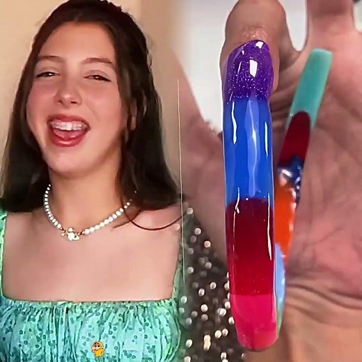 The Prince is looking for the girl he heard singing at the ball, Cinderella’s 2 step sisters tr