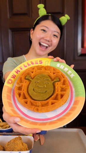 Eating Shrek themed food at Universal Singapore