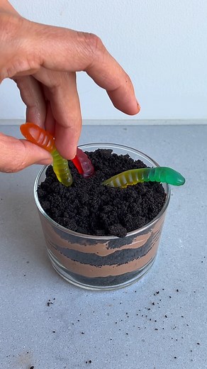 13K views · 227 reactions | RECIPE: https://feelgoodfoodie.net/recipe/dirt-pudding-cups/ These Dirt Pudding Cups are perfect for Halloween! Simple to make with a creamy chocolate pudding and topped with gummy worms. | Feel Good Foodie | Facebook