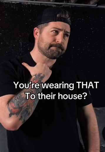 This one is an OG date outfit. Although for first dates that’s an advanced level fit. Wearer beware. Stretch and hydrate before hand. #belmont #hearmeout #ghostfacecosplay #bookboyfriends #bookhusband