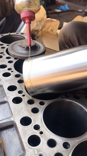 6 Cylinder Diesel Engine Overhaul: Sleeve Installation #viral #sleeve #mechanic