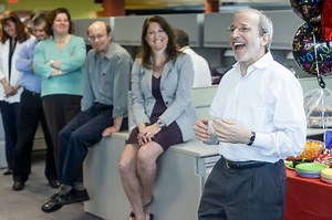 David Newhouse, whose newsroom broke Penn State scandal and won a Pulitzer Prize, has died