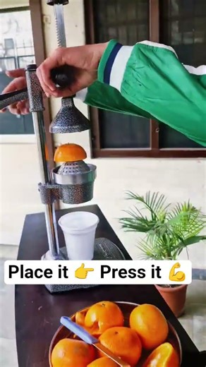 Cut 🔪 Place 👉 Press 💪 = Fresh Juice 🥤#Chefware #HandPressJuicer #FreshJuice #NoElectricity #Kitchen