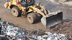 【垃圾处理】报废汽车粉碎回收