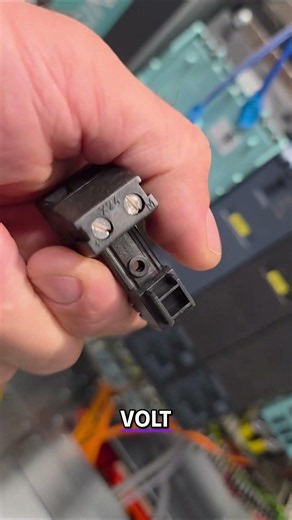 24 Volt Netzteil auf Hutschiene montieren: Einfache Anleitung! #shorts