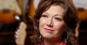 Amy Grant Talks Christian Faith and Her Love-Hate Relationship with Parts of the Bible - Positive Stories
