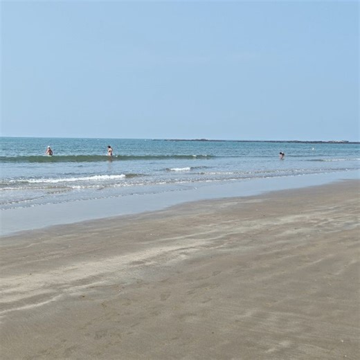 Shibaji | Fitness · Lifestyle · Travel on Instagram: "Salt, Sun & Stillness 🏖️☀️🌊 Sun on skin, sand beneath feet, calm in the air ✨ This is our beach state of mind. #goa #BeachVibes #bikini #itsmystyleofliving #livingfitwithshibaji"