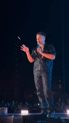 Edis'in Canlı Konser Performansı ve Yalan Teması