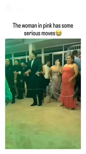 SnickerStream on Instagram: "400 meters. One rope. 57.55 seconds. Most people see skipping as a simple playground game. But for Jaran Singh, it became a test of speed, rhythm, and focus. Every turn of the rope, every step, every breath — perfectly timed. No mistakes. No breaks. Just pure precision and determination. When he crossed the finish line, he set a new Guinness World Record the fastest 400 meters ever completed while skipping rope. It’s proof that greatness doesn’t always come from comp