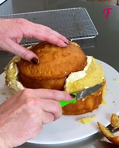 168K views · 72 reactions | Natural-looking cake art using icing and food colouring | Fabiosa UK | Facebook