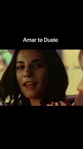 Amar te Duele Amar te duele (2002) es un drama romántico mexicano dirigido por Fernando Sariñana que se convirtió en un clásico de la cultura pop en México por su retrato del clasismo y la discriminación. #pelicula #mexicana #amarteduele #altavistafilms #marthahigareda