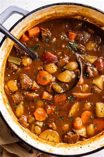 Tender beef, hearty vegetables, and rich gravy. Old fashioned beef stew is the kind of comfort that never goes out of style. https://thestayathomechef.com/old-fashioned-beef-stew/ | The Stay At Home Chef